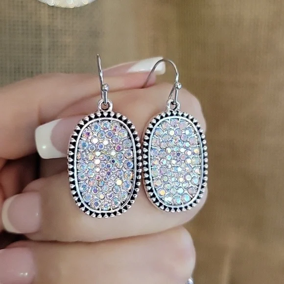 🔥LAST PAIR🔥 GORGEOUS UNICORN SHIMMER DROP EARRINGS - Picture 4 of 8